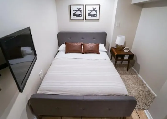 1br Trendy Basement With Laundry & Parking - Trendy Apartamento Dunning