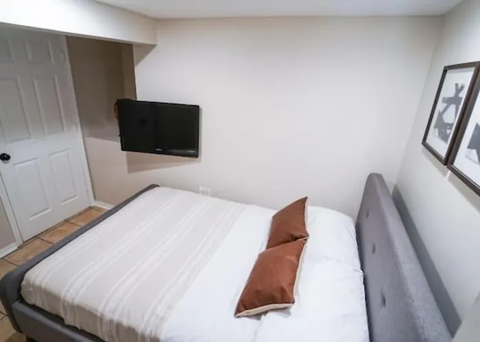 1br Trendy Basement With Laundry & Parking - Trendy Dunning