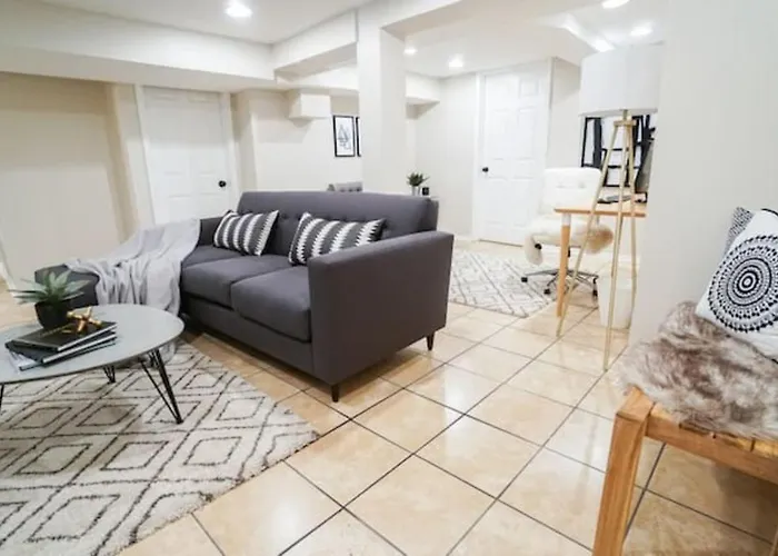 Apartamento 1br Trendy Basement With Laundry & Parking - Trendy Dunning